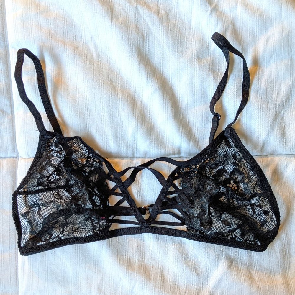Black Floral Lace bralett